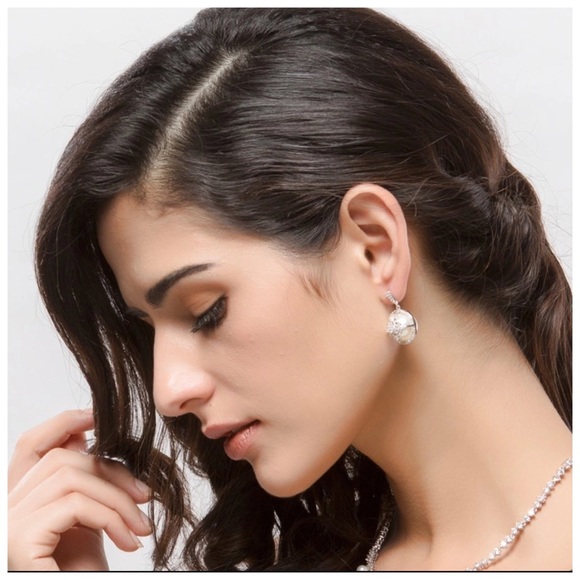 Swarovski Crystals The Frilla Pearl Earrings - Picture 6 of 6